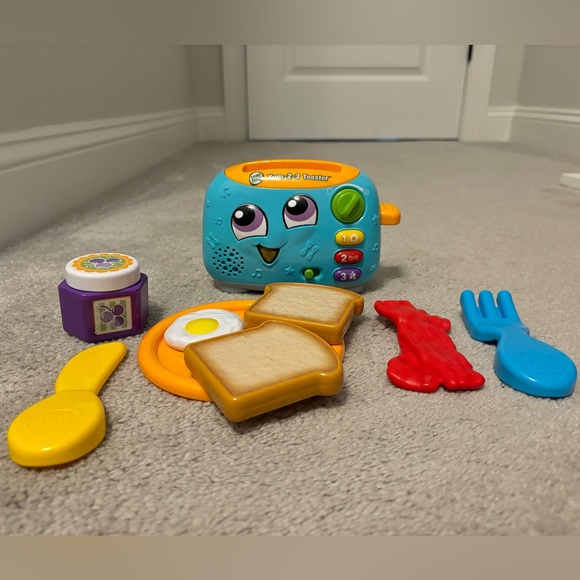 LeapFrog Yum 2-3 Toaster, Teal - Picture 4 of 4